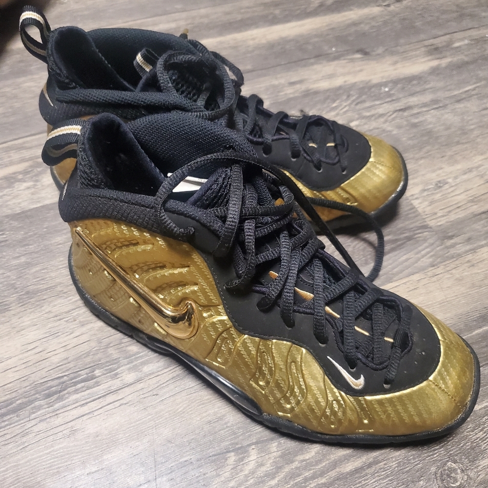Nike Foamposite size 4.5 youth
